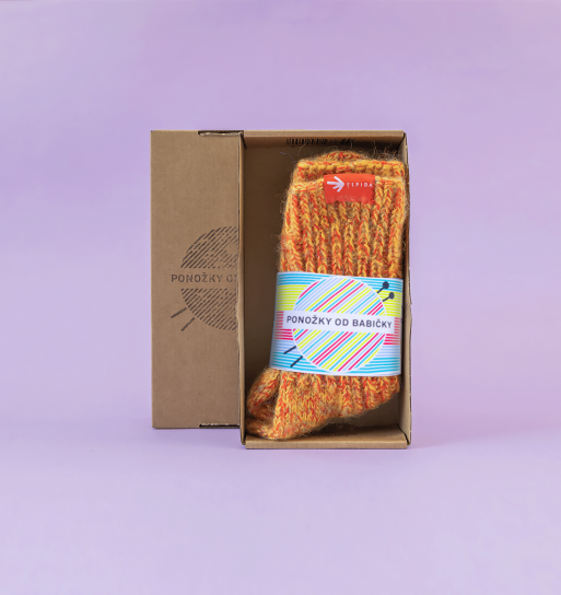 Ponožky od babičky v dárkové krabičce